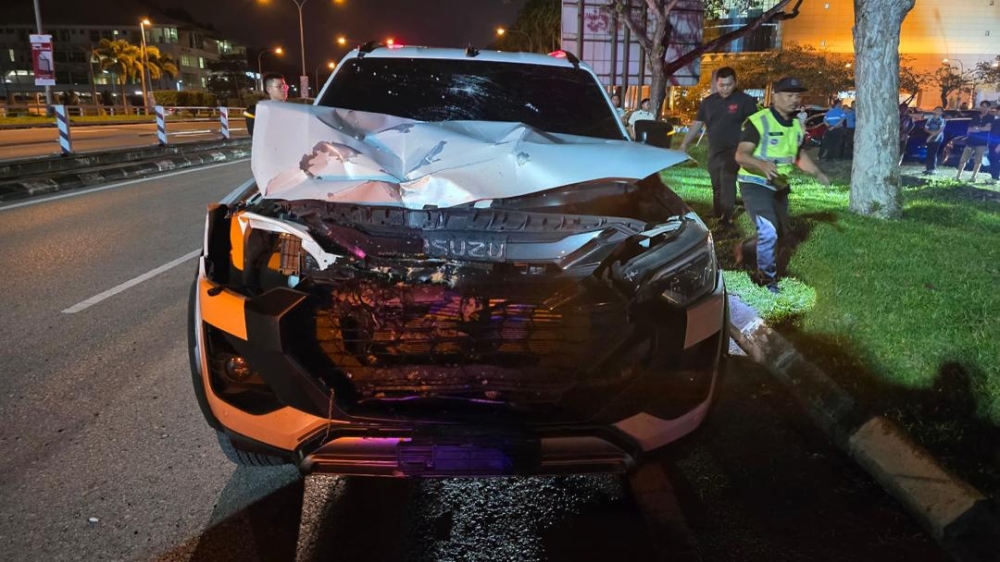 Cyclist killed after collision with 4WD near shopping mall in Miri