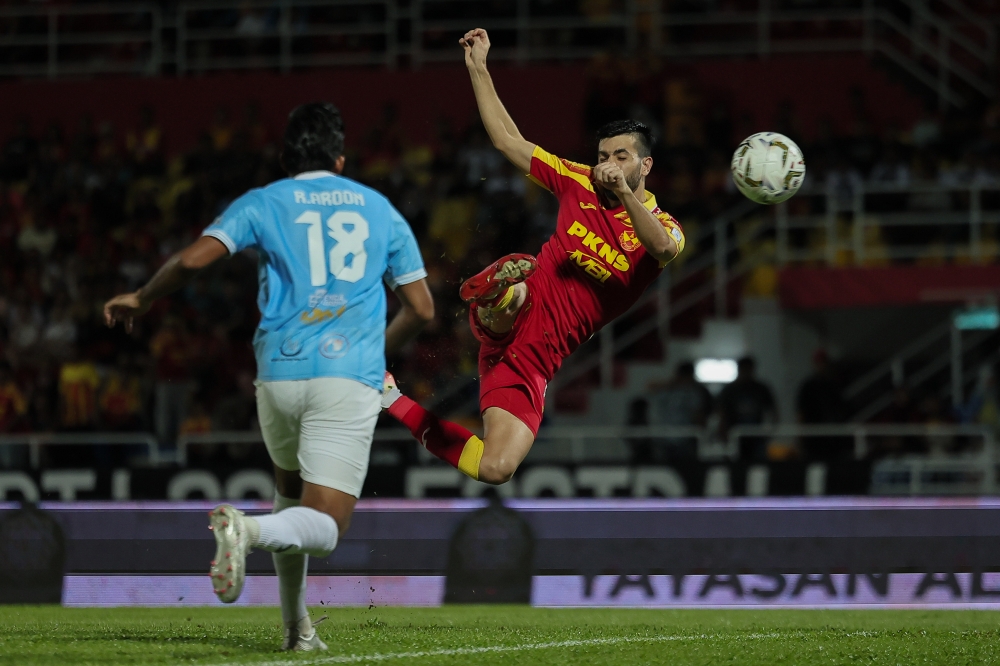 Three goals in 13 minutes! Selangor blitz Melaka to leapfrog KL City in Super League