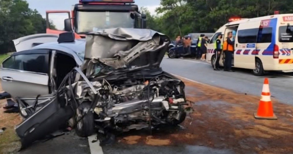 2 dead, 5 injured after 3-vehicle accident on JB expressway