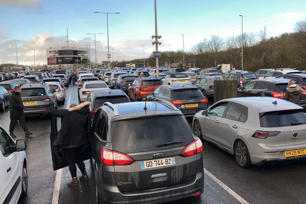 Eurostar urges passengers to postpone journeys due to ‘major disruption’