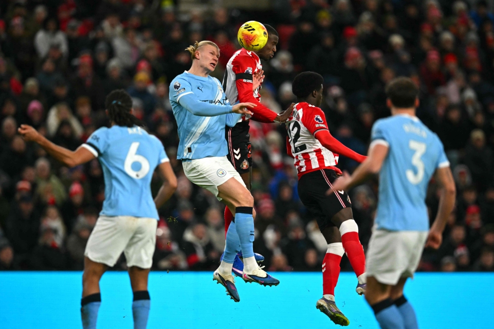 Sunderland frustrate City, Leeds spoil the party and Spurs bore fans as the Premier League limps into 2026