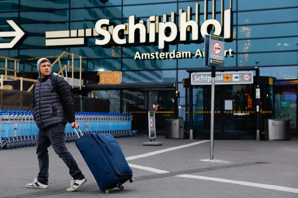 Snow cripples air, train and road traffic in the Netherlands