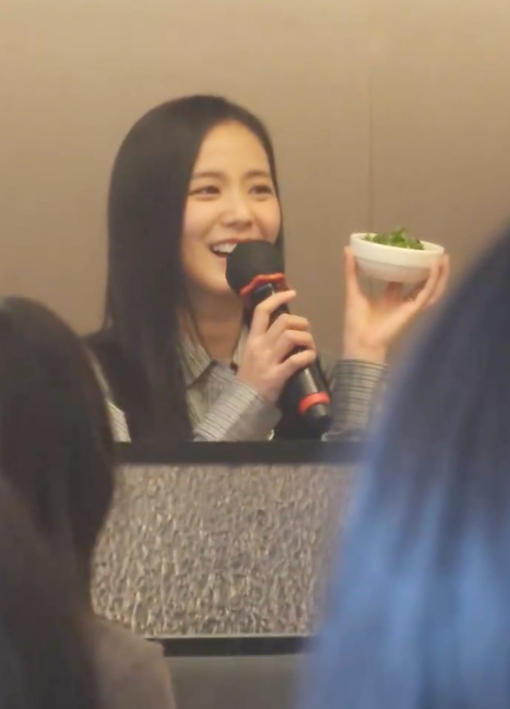 Jisoo Books Out Haidilao for Birthday Party, Treats Fans to S$500-Per-Table Hotpot