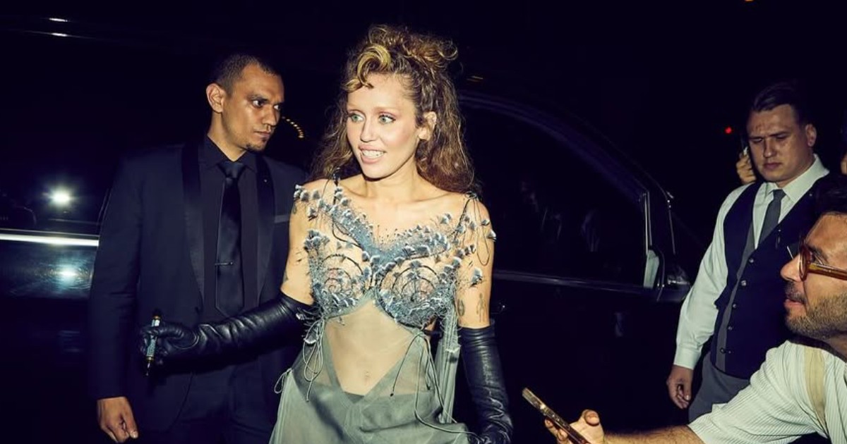 Miley Cyrus would consider returning to acting