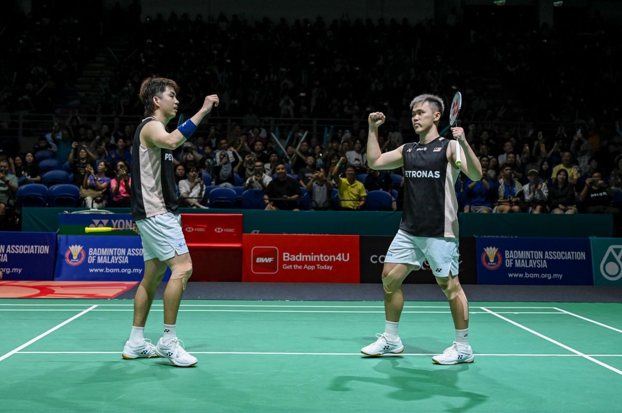 Double delight as Aaron-Wooi Yik, Wei Chong-Kai Wun advance to quarters