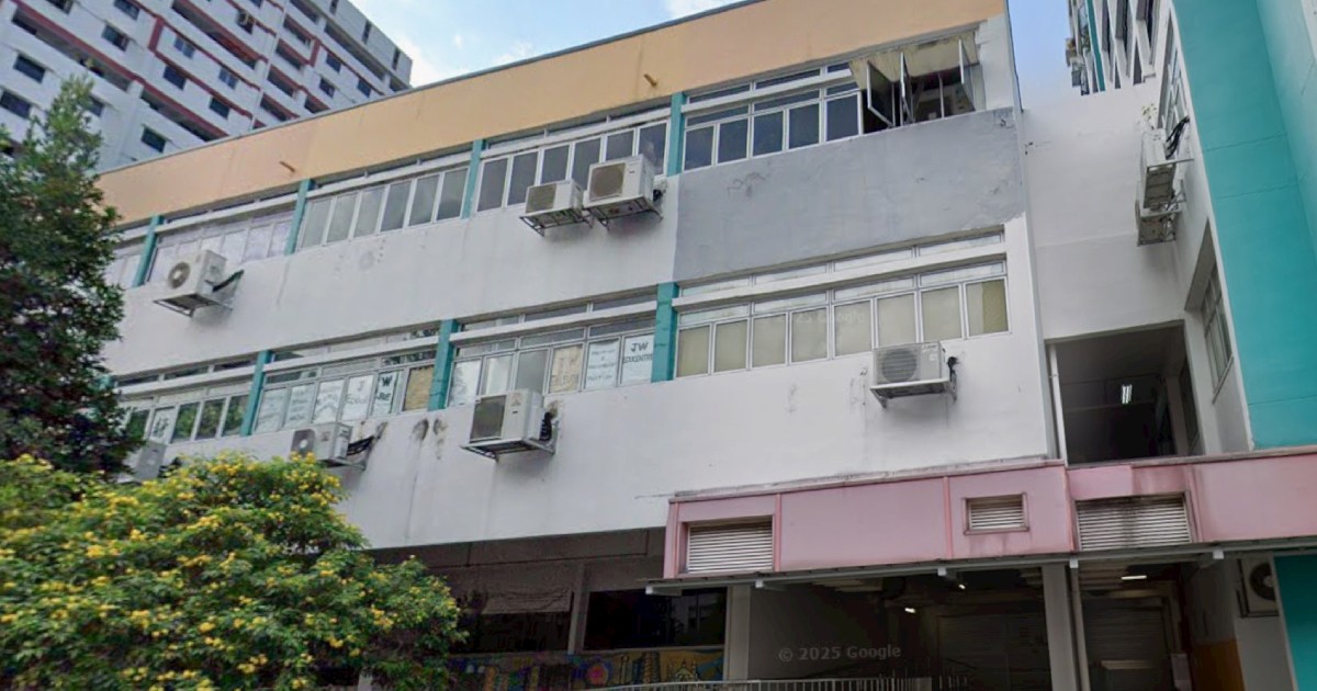 What's going on?! Male corpse found along corridor of Chinatown HDB block!