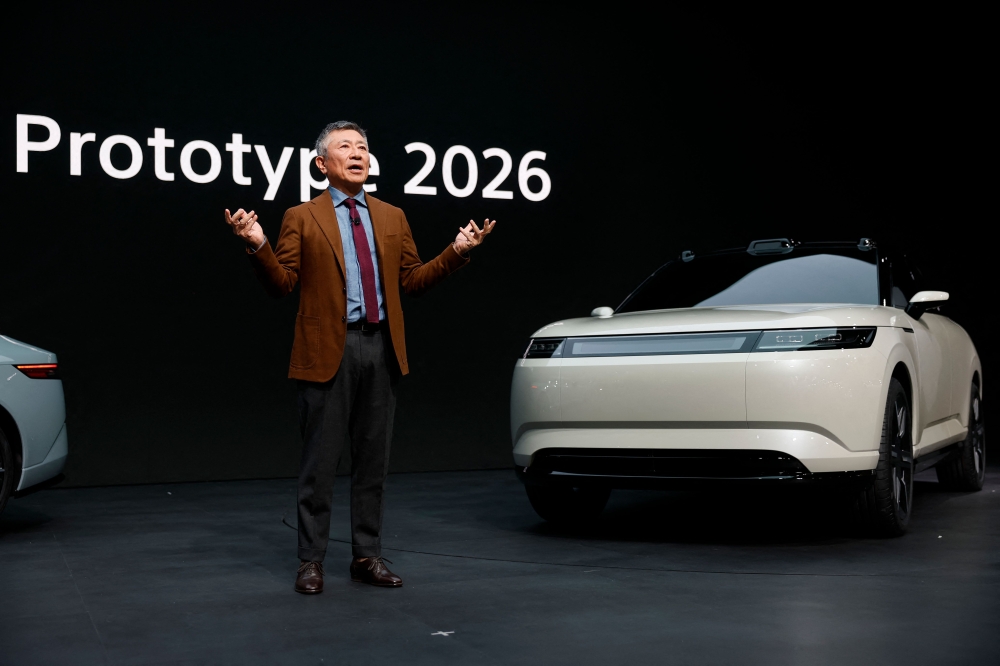 CES 2026 spotlights self‑driving tech, AI as automakers scale back EVs