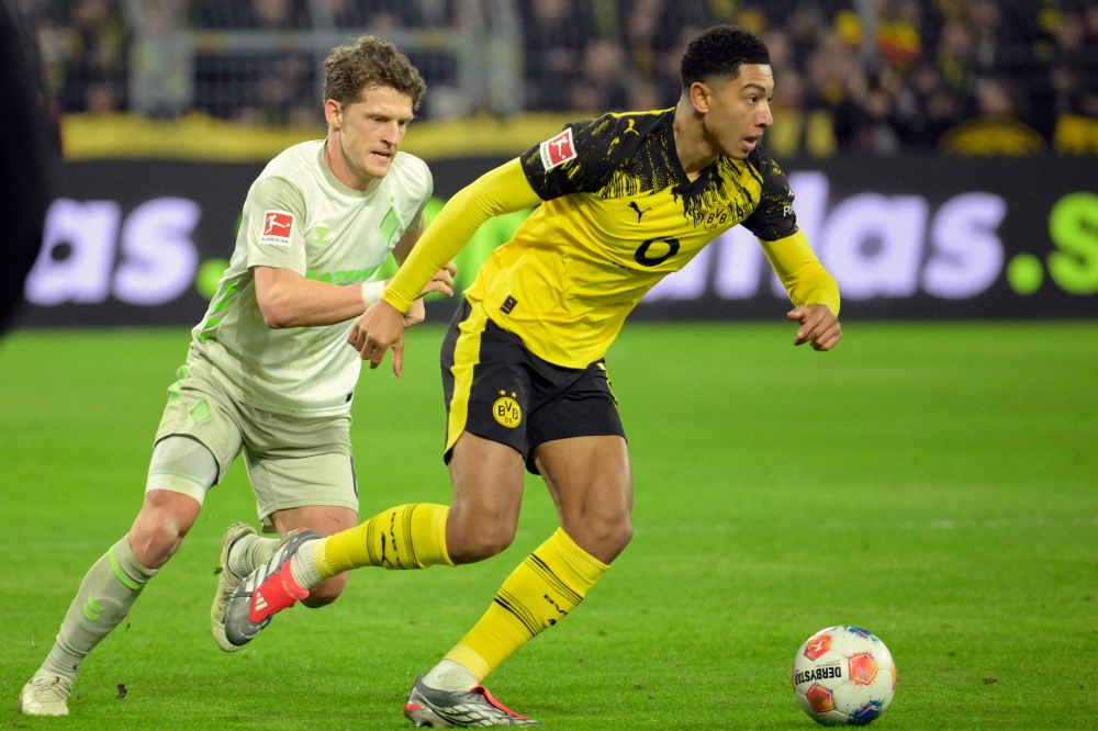 Dortmund outclass Bremen with 3-0 win to hold second spot in Bundesliga