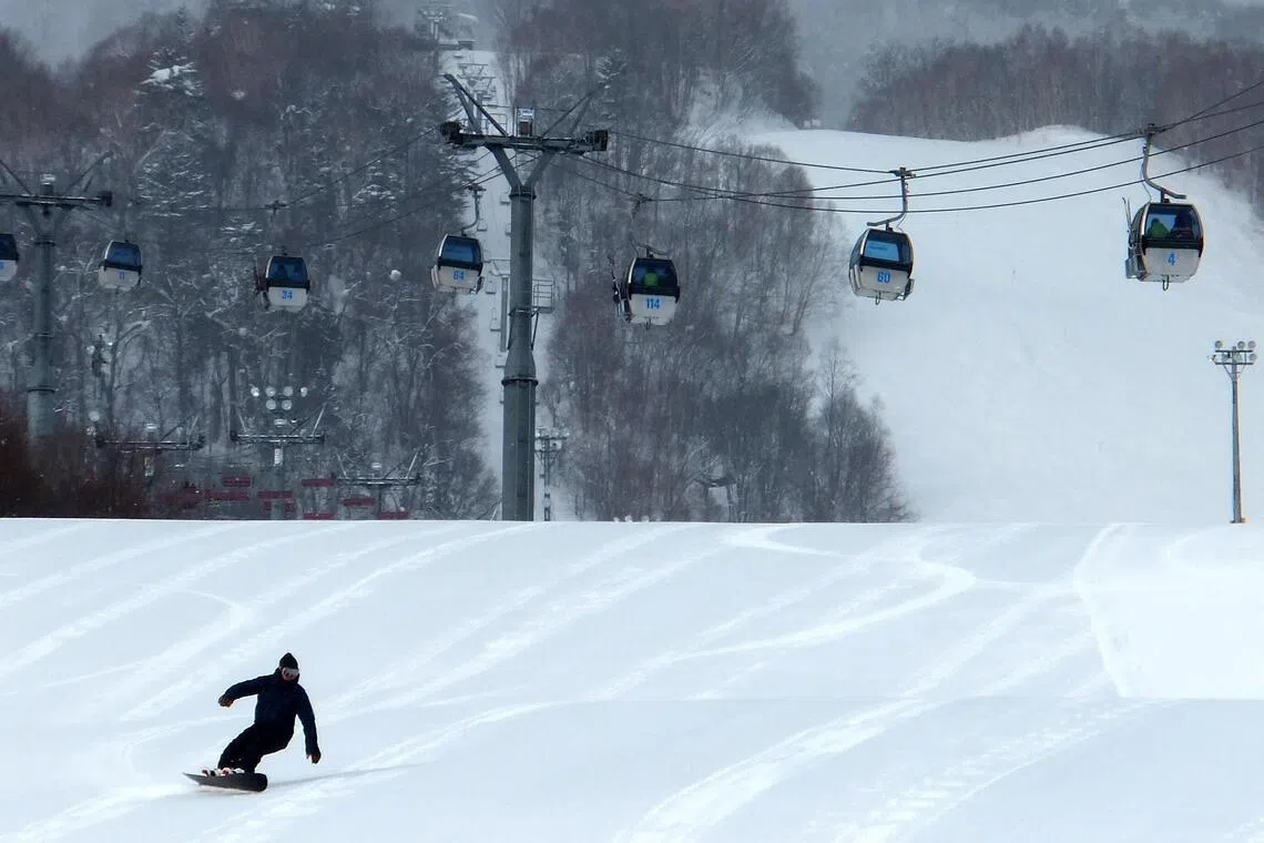 7 foreign tourists feared missing at Furano ski resort in Hokkaido