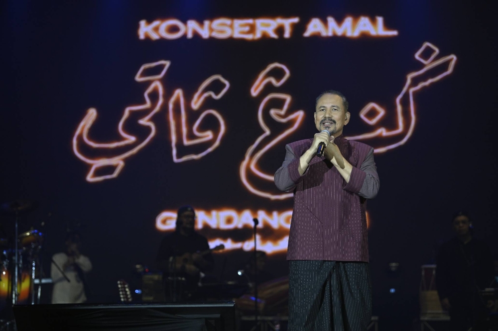 UPSI students x M. Nasir: Drumline energy, 19 classics, 5,500-strong crowd and one good cause