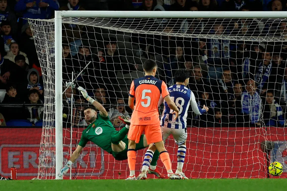 Real Sociedad stun Barcelona 2-1 to end leaders' winning streak
