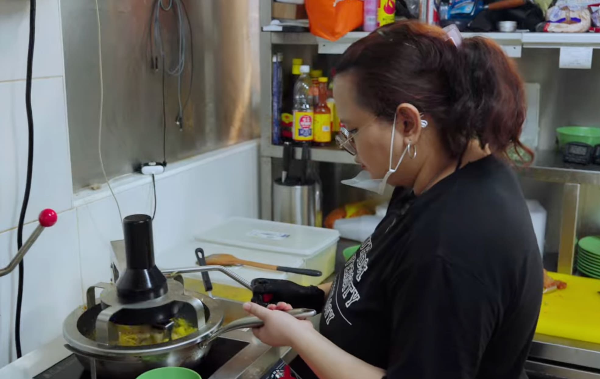 Gen Z Hawkers Use TikTok & Tech To Survive SG's Tough F&B Scene