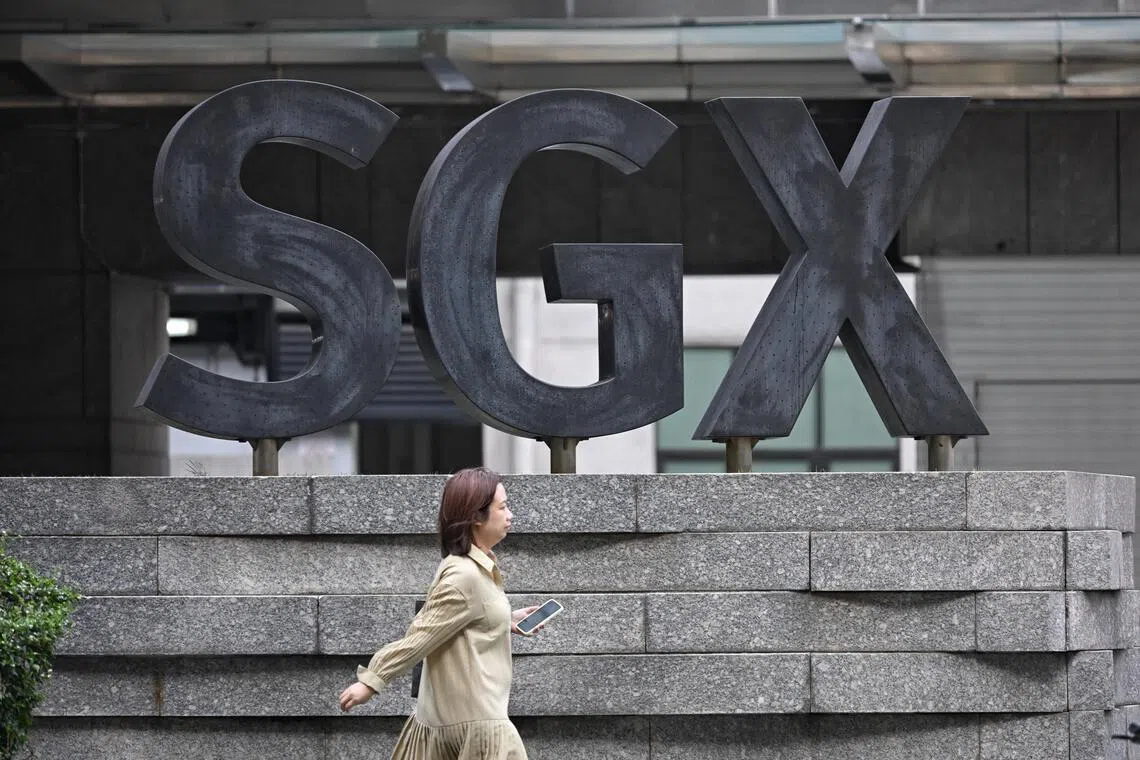 Singapore stocks extend declines amid geopolitical uncertainty; STI down 0.4%
