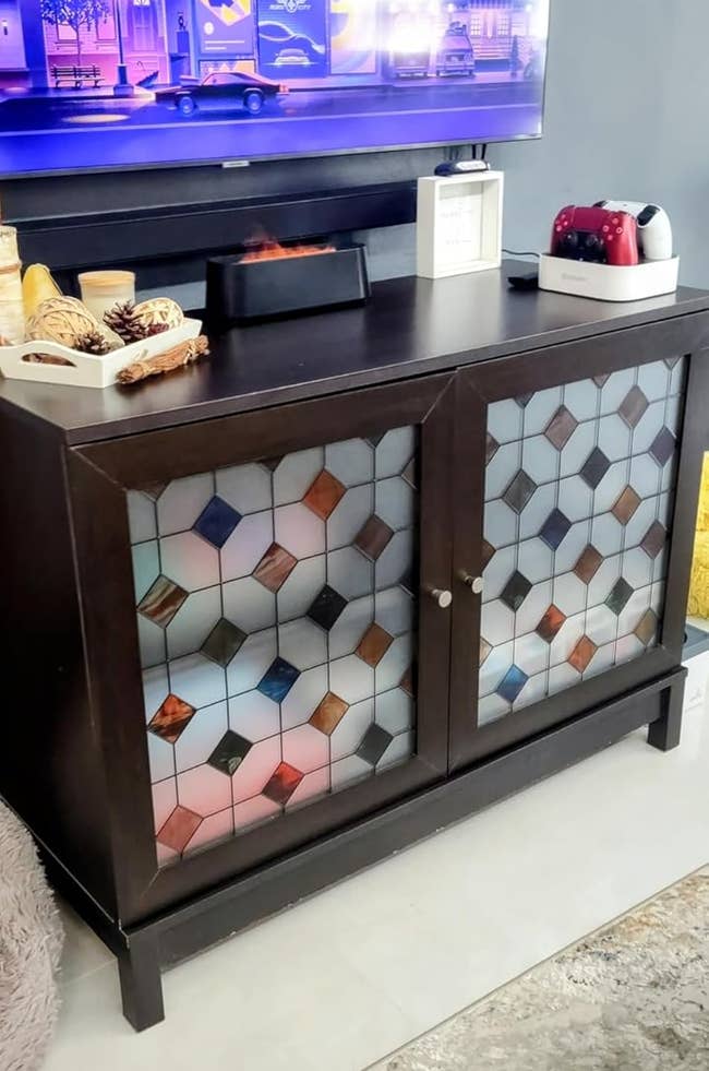 43 Renter-Friendly, Super Low-Effort Ways To Jazz Up Your Bedroom