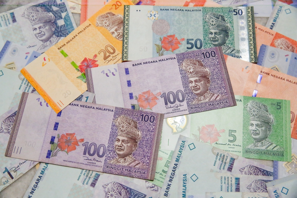 Ringgit strengthens to 3.89 against US dollar on upbeat GDP outlook