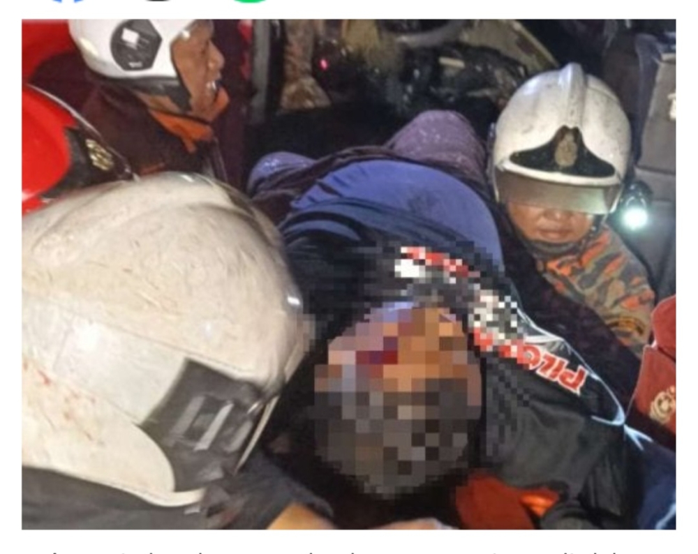 Express bus and lorry crash on North–South Expressway leaves 31 injured