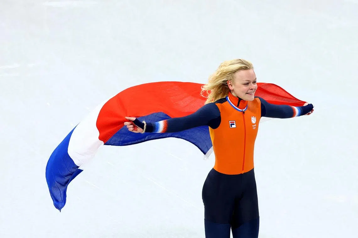 Short track-Velzeboer wins women 1000 metres for dominant Dutch, Fontana fourth