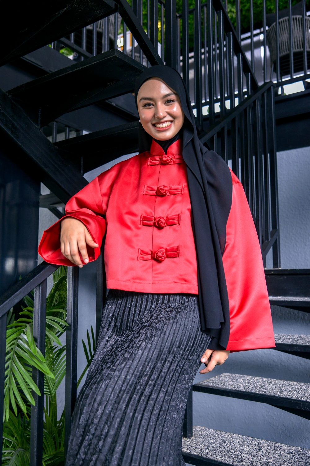 Inspired by Shila Amzah, Layla Sania carves her own identity with Mandarin CNY single (VIDEO)