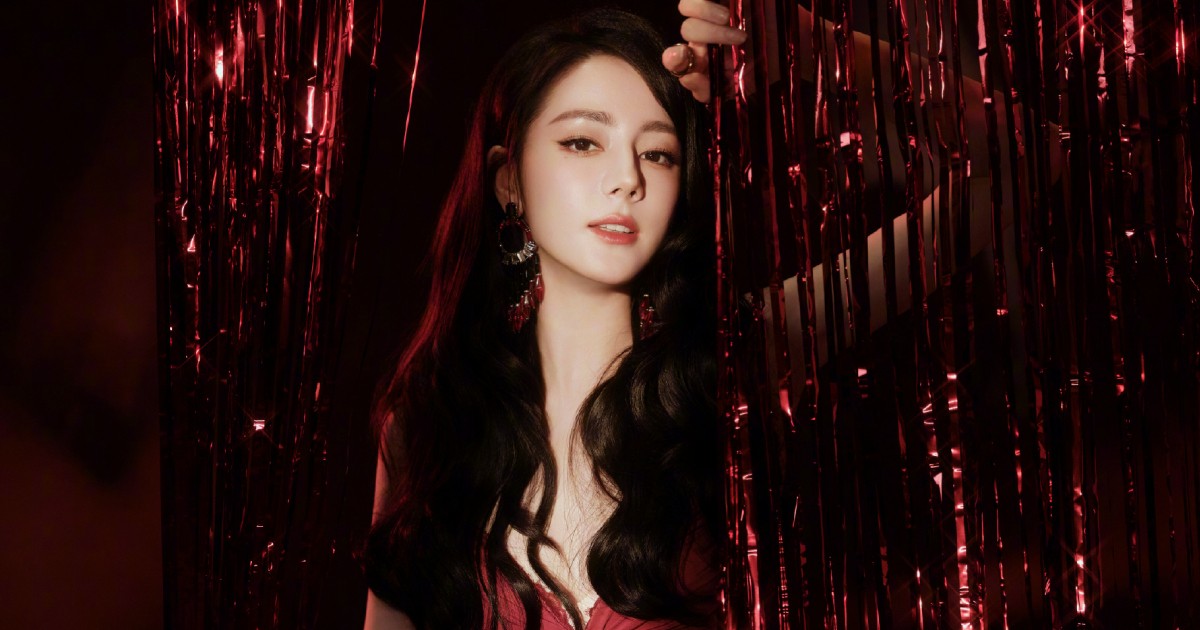 Dilraba Dilmurat reassures fans after being stranded in Dubai due to ongoing war, now reportedly in Malaysia