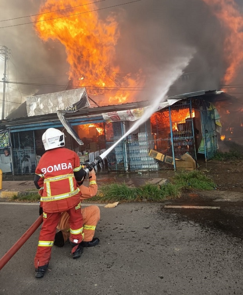 Fire destroys homes, shops and kindergarten in Semporna, separate blaze injures three in Tongod