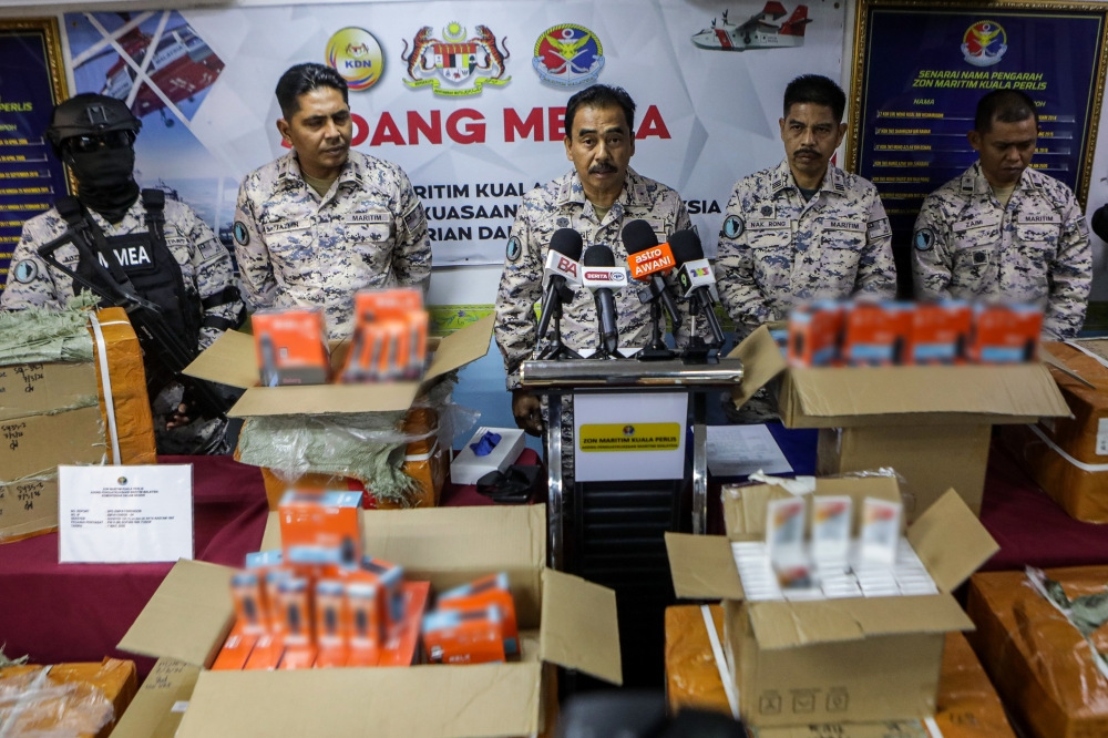 MMEA busts RM500,000 vape smuggling attempt in Kedah