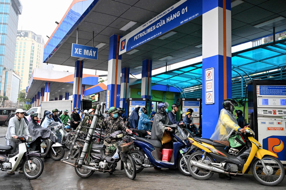 Vietnam considers scrapping fuel import tariffs as Middle East war drives oil prices to two-year high