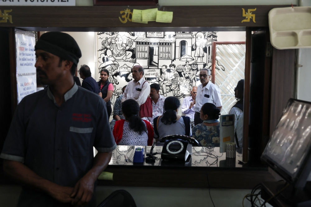 Gas crunch hits India: Restaurants warn kitchens could shut within days as Iran war chokes supplies