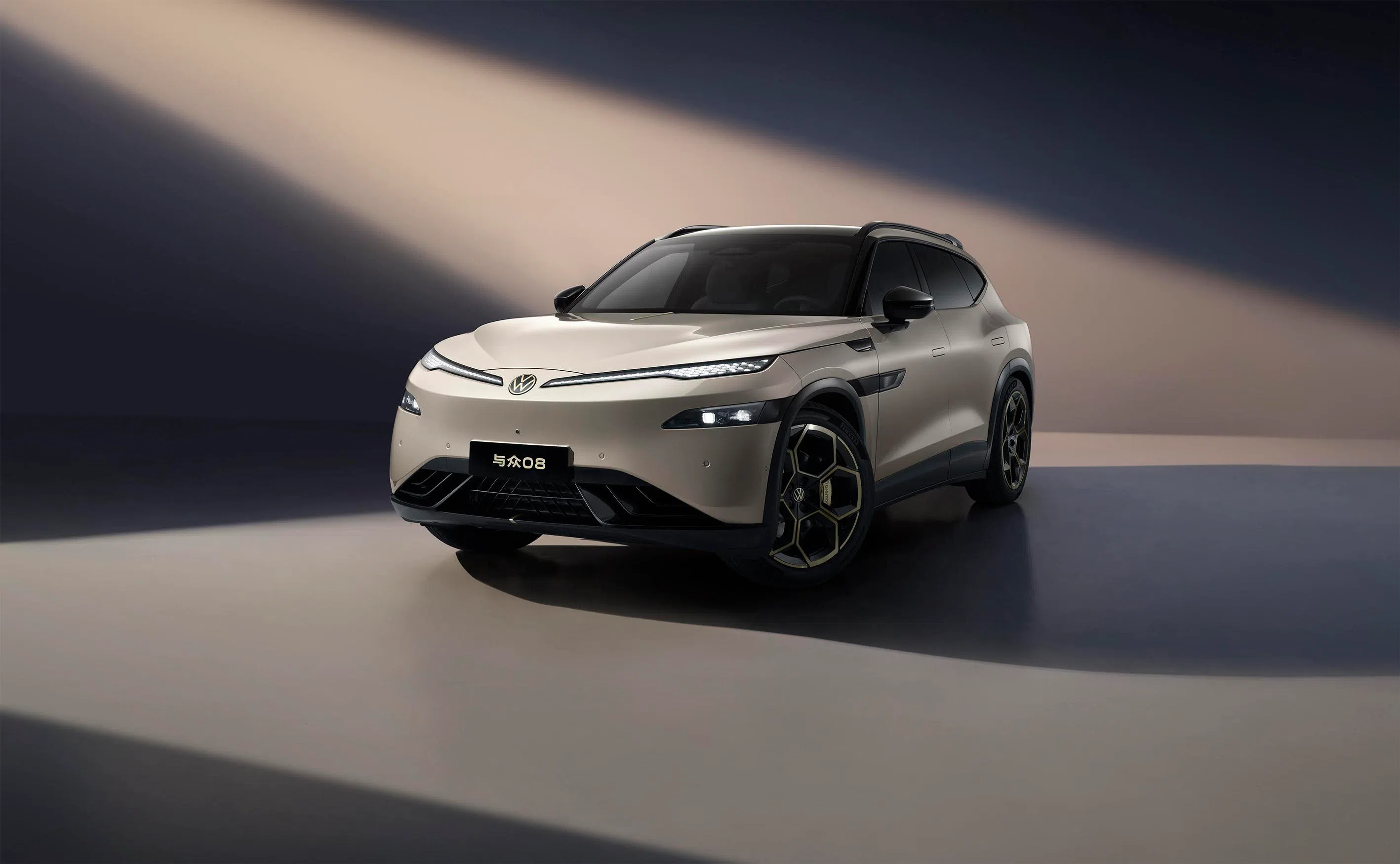 Denza launches first plug-in hybrid SUV, BMW unveils electric i3, Nio showcases 1,000kW hypercar