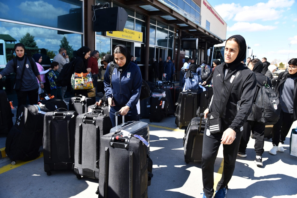 Tehran welcomes national women’s team amid controversy over withdrawn asylum claims